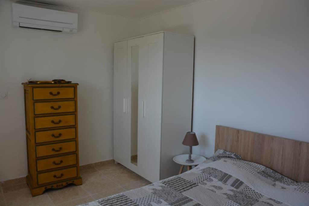 La Venturonne Appartement Neuf Rez De Jardin 45 M2 Vue Mer Et Vignes 10 Mn Des Plages Le Beausset Ngoại thất bức ảnh