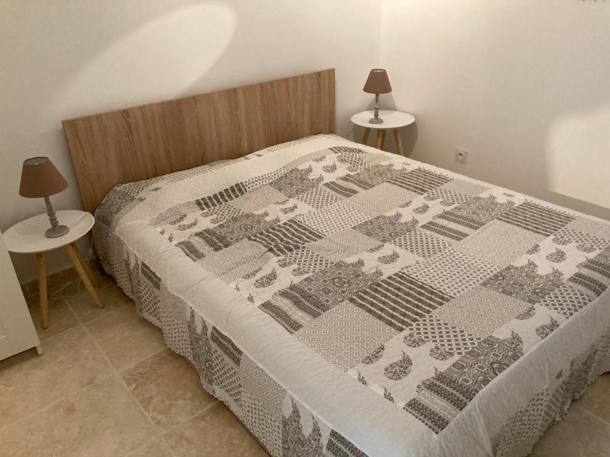 La Venturonne Appartement Neuf Rez De Jardin 45 M2 Vue Mer Et Vignes 10 Mn Des Plages Le Beausset Ngoại thất bức ảnh